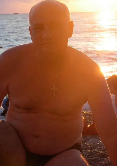 Victor из Армавира, ищу на сайте знакомства на одну ночь