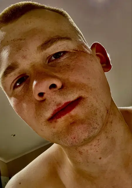 Леонид из Саратова, мне 23, познакомлюсь без обязательств