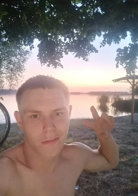 Василий из Армавира, мне 21, познакомлюсь для общения