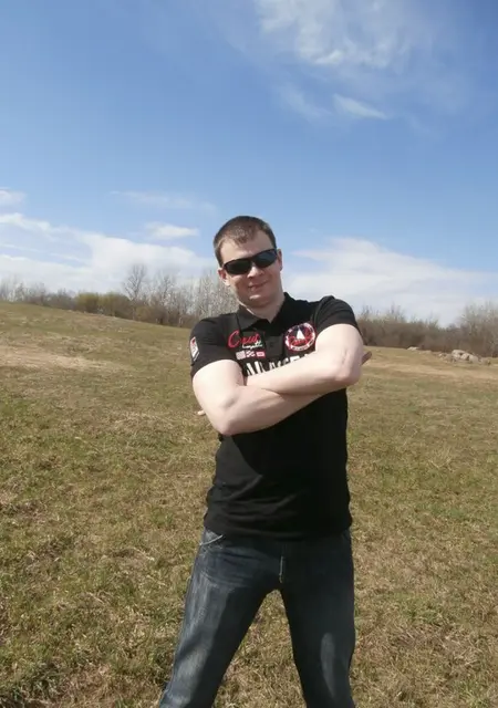 Я Игорь, 39, из Пскова, ищу знакомства без обязательств