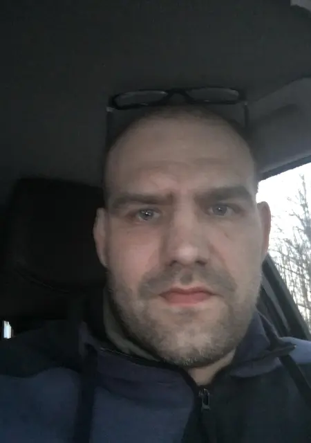 Я Ден, 42, знакомлюсь на одну ночь в Орле