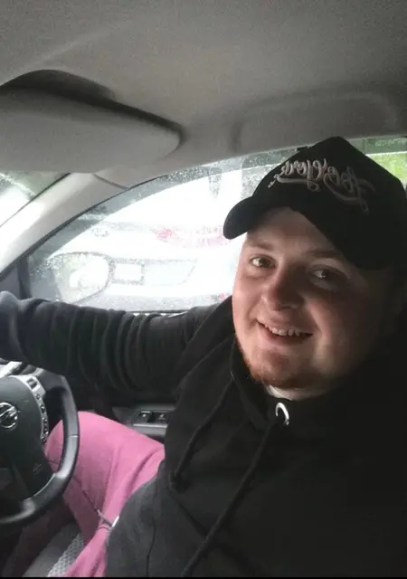 Я Богдан, 31, из Киреевска, ищу знакомства на одну ночь