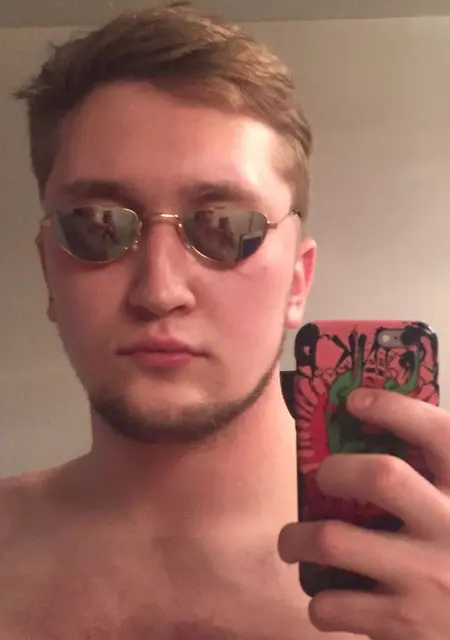 Jony из Ангарска, мне 28, познакомлюсь на одну ночь