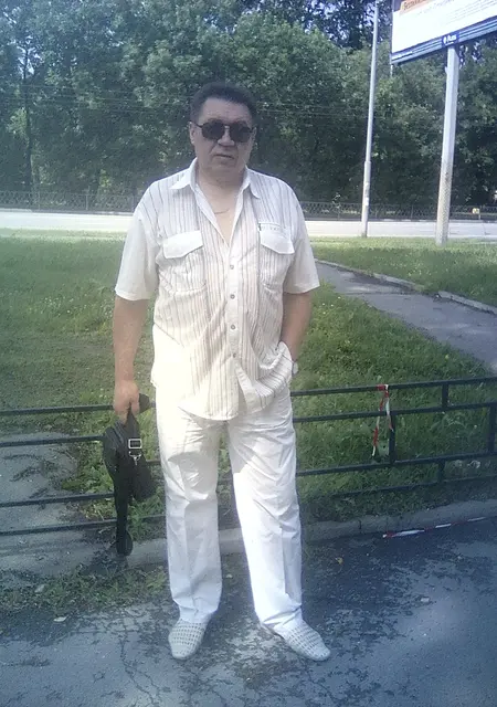 Я Олег, 56, из Екатеринбурга, ищу знакомство для постоянных отношений