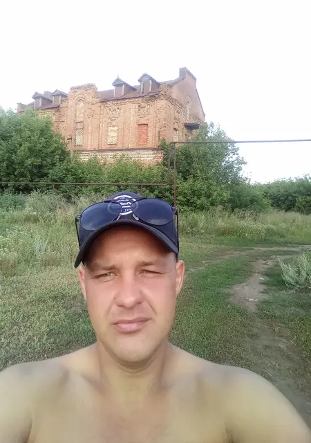 Владимир из Маркса, мне 32, познакомлюсь для общения