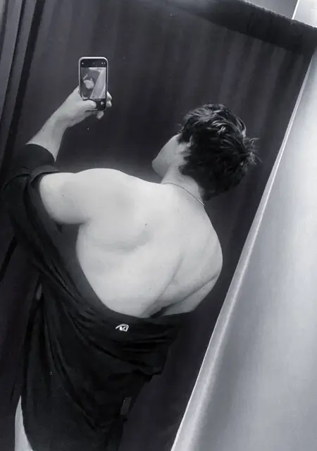 Демьян из Краснодара, мне 19, познакомлюсь для приятного времяпровождения