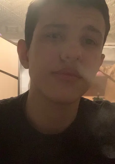 Максим из Перми, мне 18, познакомлюсь для вирта