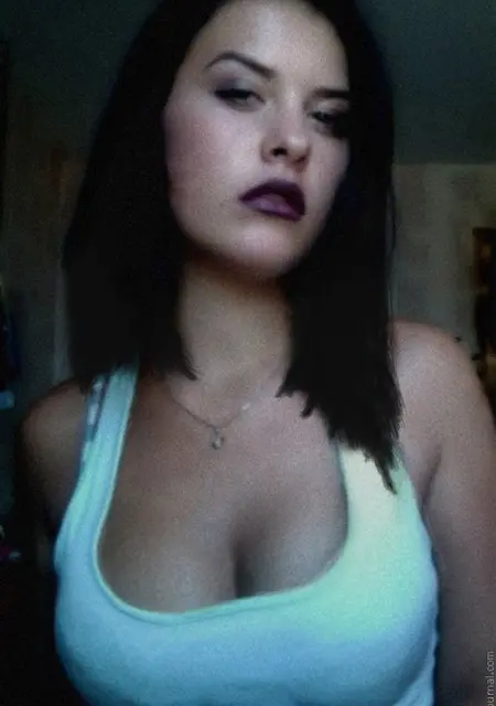 Я Марина, 32, из Тольятти, ищу знакомства без обязательств