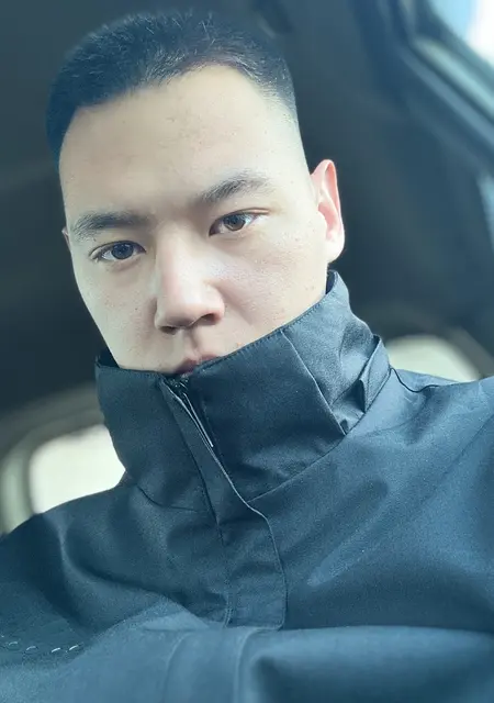 Иван из Улан-Удэ, мне 20, познакомлюсь без обязательств