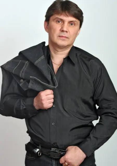 Я Эдуард, 59, из Санкт-Петербурга, ищу знакомство для постоянных отношений