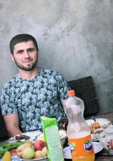 Я Алихан, 31, знакомлюсь без обязательств в Новошахтинске