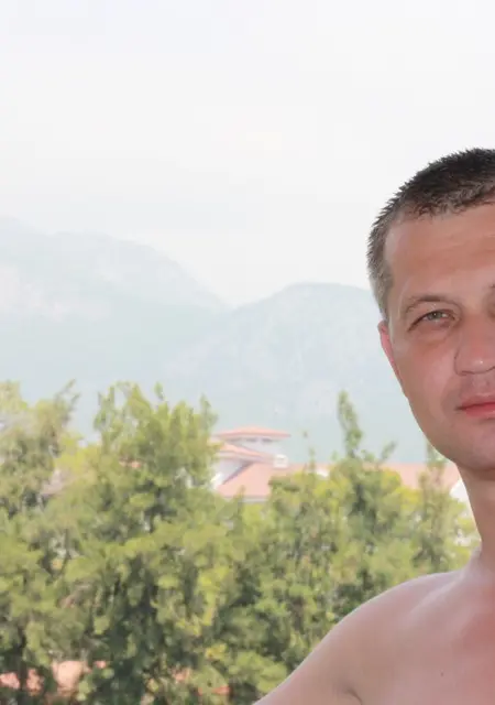 Слава из Когалыма, ищу на сайте знакомства на одну ночь