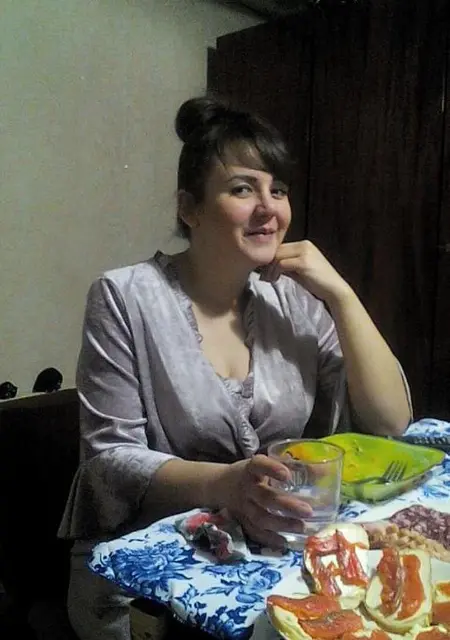 Elenka из Саратова, мне 42, познакомлюсь для общения