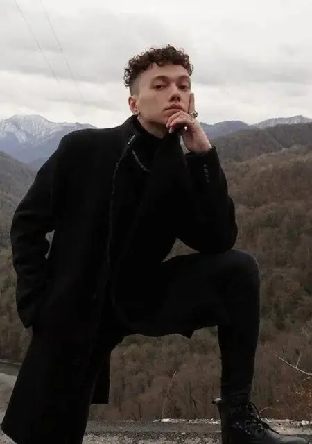 Лёша из Усинска, мне 25, познакомлюсь для приятного времяпровождения