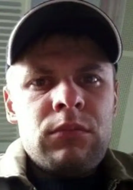 Я Андрей, 45, из Ломоносова, ищу знакомство для постоянных отношений