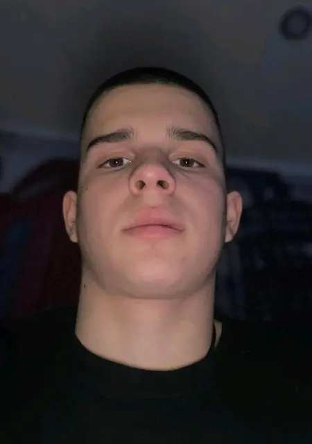 Я Ярослав, 18, знакомлюсь без обязательств в Калуге