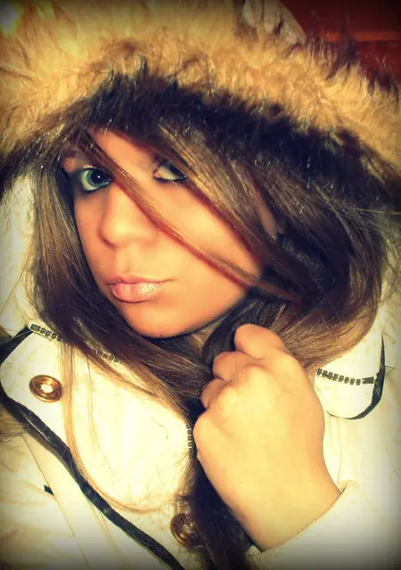 Я Карина, 20, из Коряжмы, ищу знакомства на одну ночь