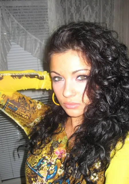 Я Роза, 22, из Ангарска, ищу знакомства на одну ночь