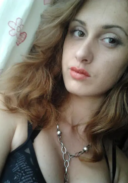 Евгения из Шарлыка, ищу на сайте постоянные отношения