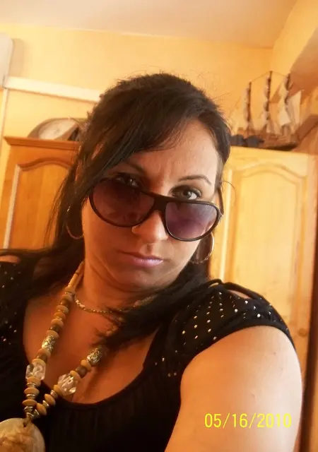 Елена из Кинели-Черкассы, мне 23, познакомлюсь для постоянных отношений