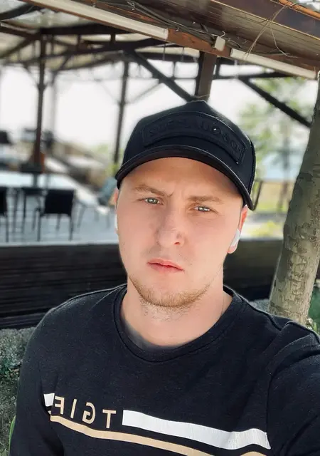 Я Yura, 80, знакомлюсь без обязательств в Ялте