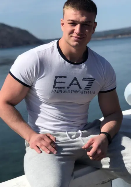 Эди из Нового Уренгоя, ищу на сайте приятное времяпровождение