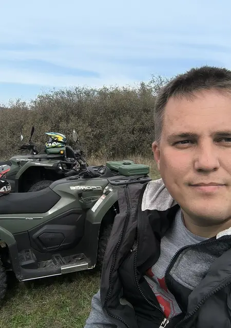 Виталий из Ессентуков, ищу на сайте знакомства на одну ночь