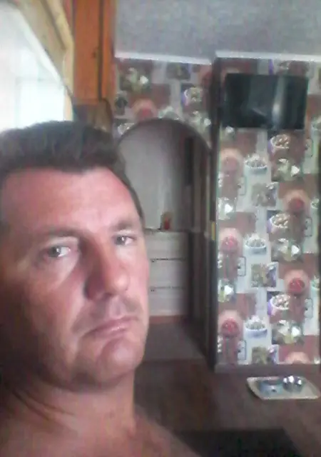 Я Александр, 49, из Сак, ищу знакомства на одну ночь