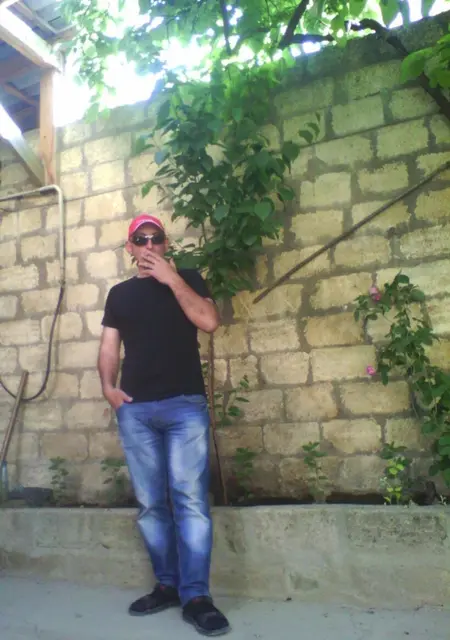 Я Марсель, 48, из Санкт-Петербурга, ищу знакомства на одну ночь