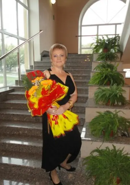 Ирина из Саратова, ищу на сайте знакомства на одну ночь