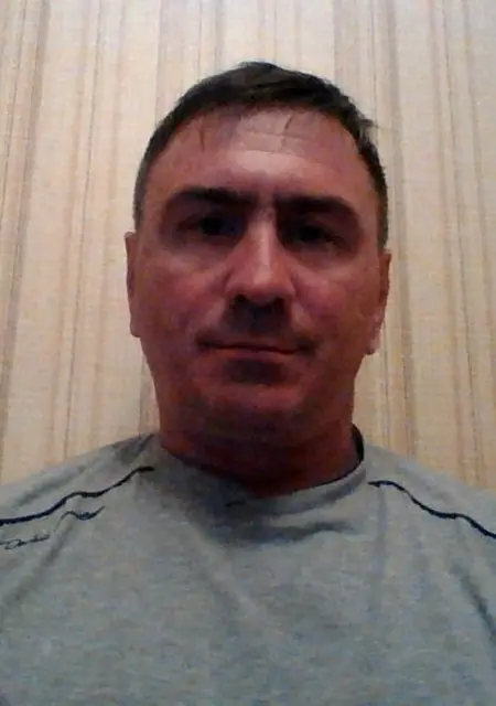 Михаил из Нового Уренгоя, ищу на сайте знакомства без обязательств