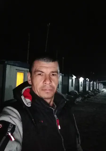 Я Александр, 40, из Биробиджана, ищу знакомства без обязательств