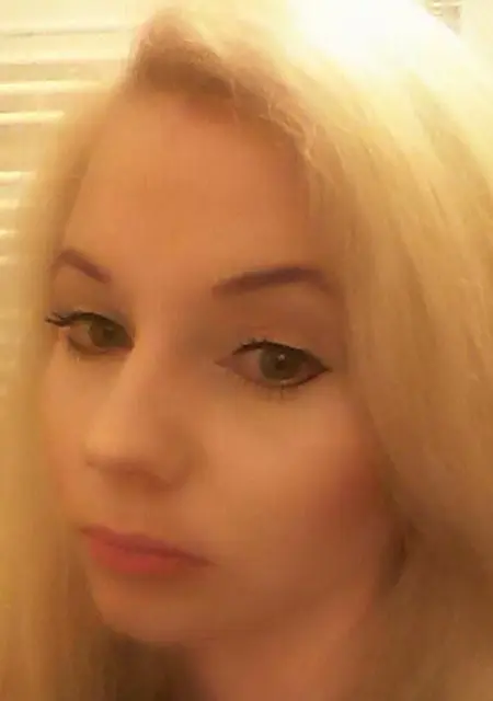 Лариса из Красного Села, мне 21, познакомлюсь для общения