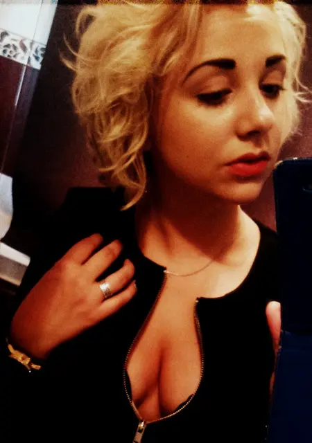 Я Анжела, 18, из Камышина, ищу знакомство для общения