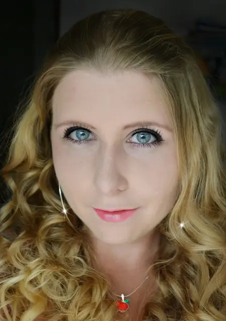 Евгения из Чайковского, ищу на сайте постоянные отношения