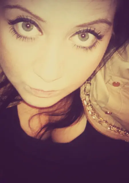 Я Белла, 23, из Белой Калитвы, ищу знакомство для постоянных отношений