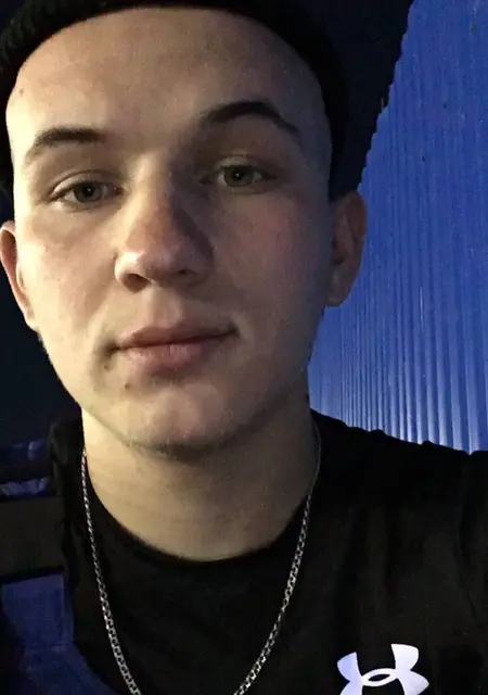 Дима из Шахт, ищу на сайте знакомства на одну ночь