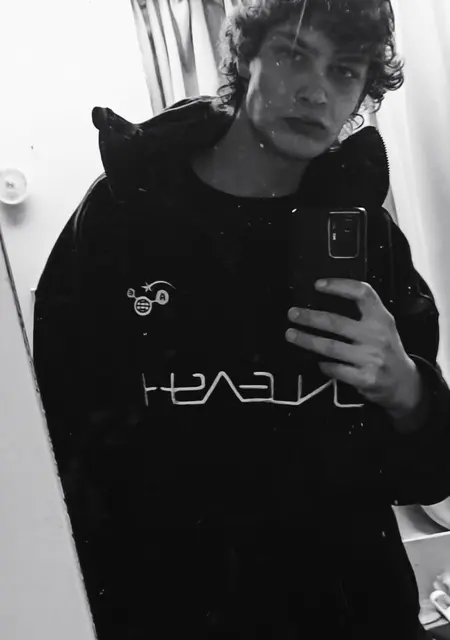 Виталий из Перми, мне 21, познакомлюсь для вирта