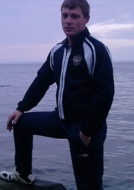 Я Виталя, 39, знакомлюсь без обязательств в Советской Гавани