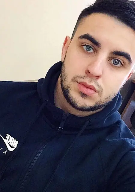 Я Андрей, 19, знакомлюсь для вирта в Омске