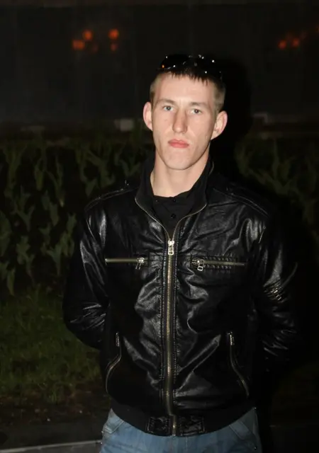 Я Андрей, 36, из Гатчины, ищу знакомства на одну ночь