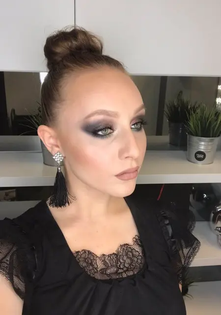 Ксю из Екатеринбурга, ищу на сайте вирта