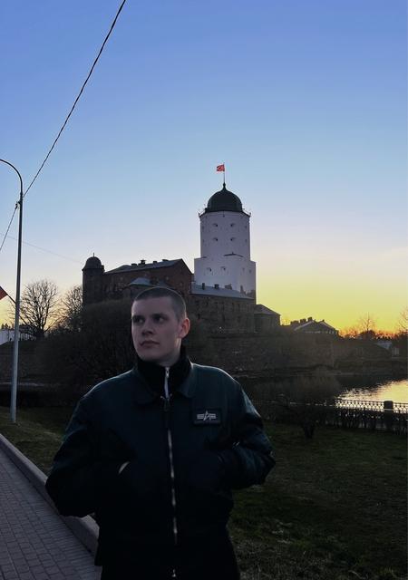 Я Ярик, 21, из Боровичей, ищу знакомство для общения