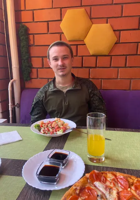 Я Александр, 23, знакомлюсь без обязательств в Грайвороне