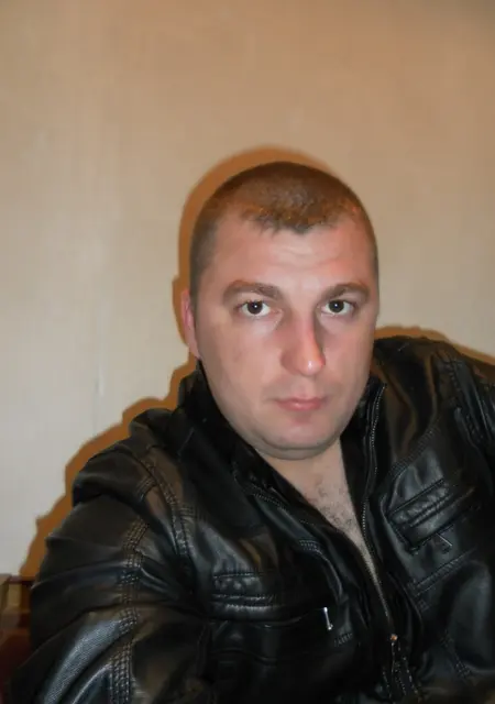 Я Александр, 38, из Новошахтинска, ищу знакомство для постоянных отношений