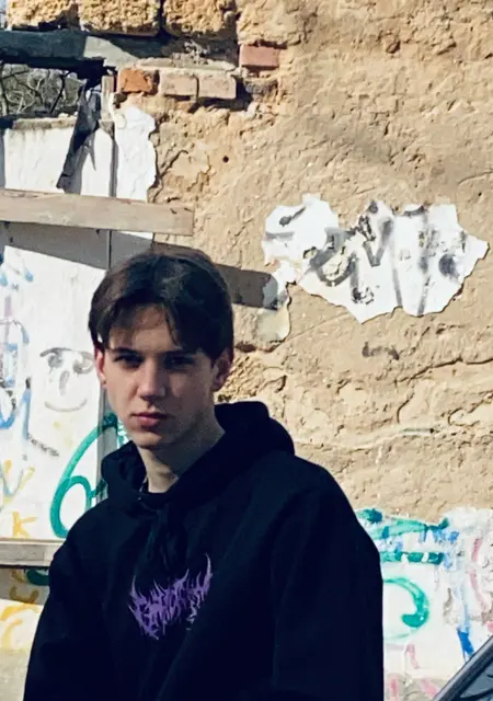 Я Евгений, 25, знакомлюсь без обязательств в Феодосии