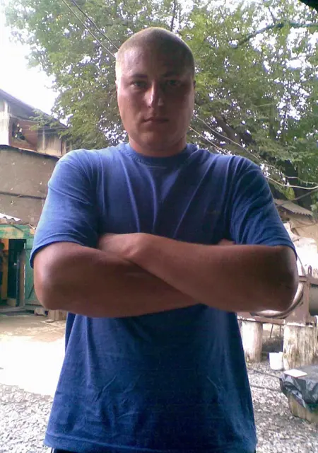 Валера из Владикавказа, мне 40, познакомлюсь на одну ночь