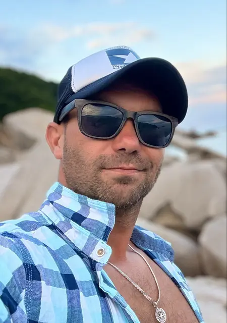 Денис из Хабаровска, мне 37, познакомлюсь без обязательств