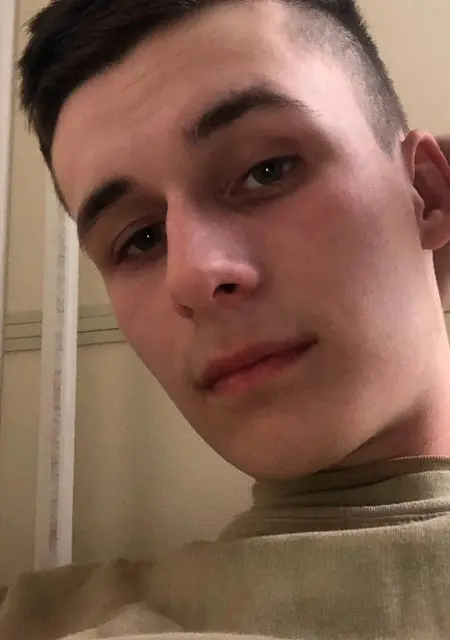 Я Владислав, 23, из Шахт, ищу знакомства без обязательств