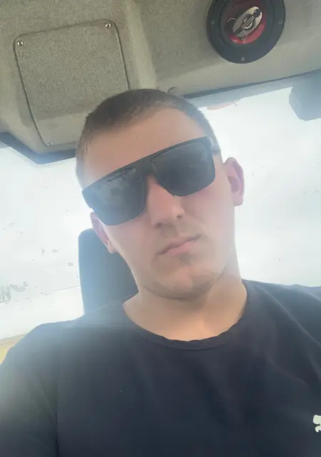 Я Сережа, 20, знакомлюсь без обязательств в Якутске